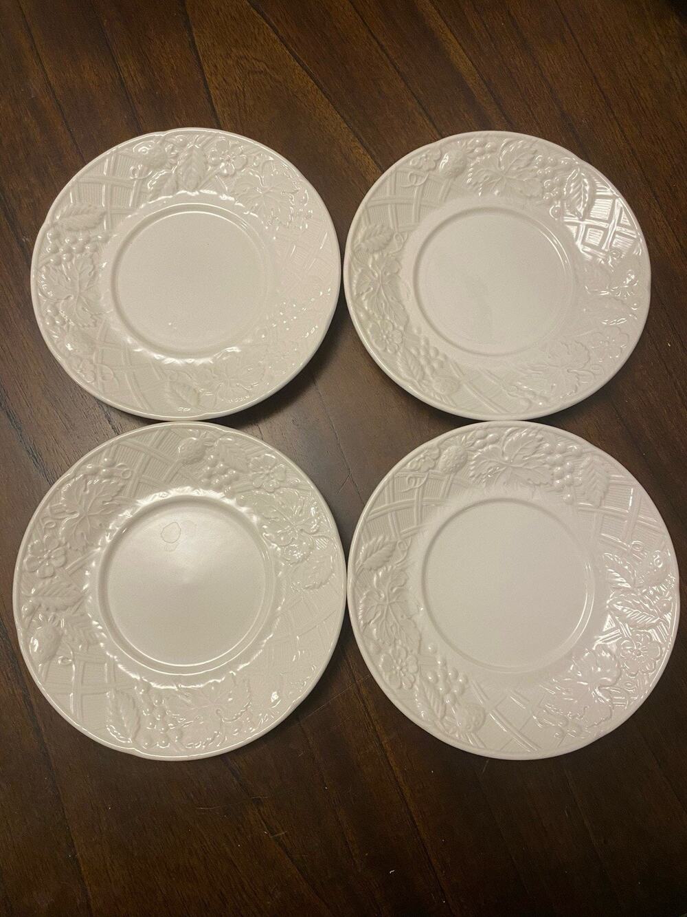 MIKASA ENGLISH COUNTRYSIDE WHITE SET OF 4 SAUCERS PLATES 6 1/2"